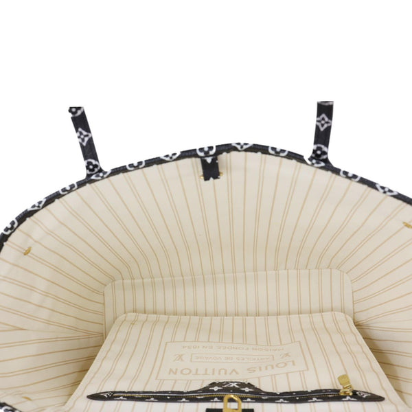 LOUIS VUITTON Neverfull MM Monogram Jungle Shoulder Bag Ivory