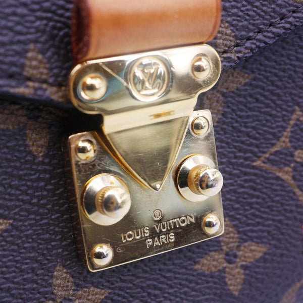 LOUIS VUITTON Lovelock Metis Pochette Patches Monogram Canvas Crossbody Bag Brown