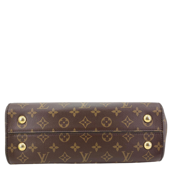 LOUIS VUITTON Cluny MM Monogram Canvas Crossbody Bag Brown