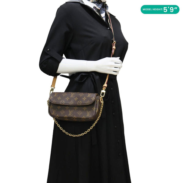 LOUIS VUITTON Ivy Monogram Canvas Wallet on Chain Brown