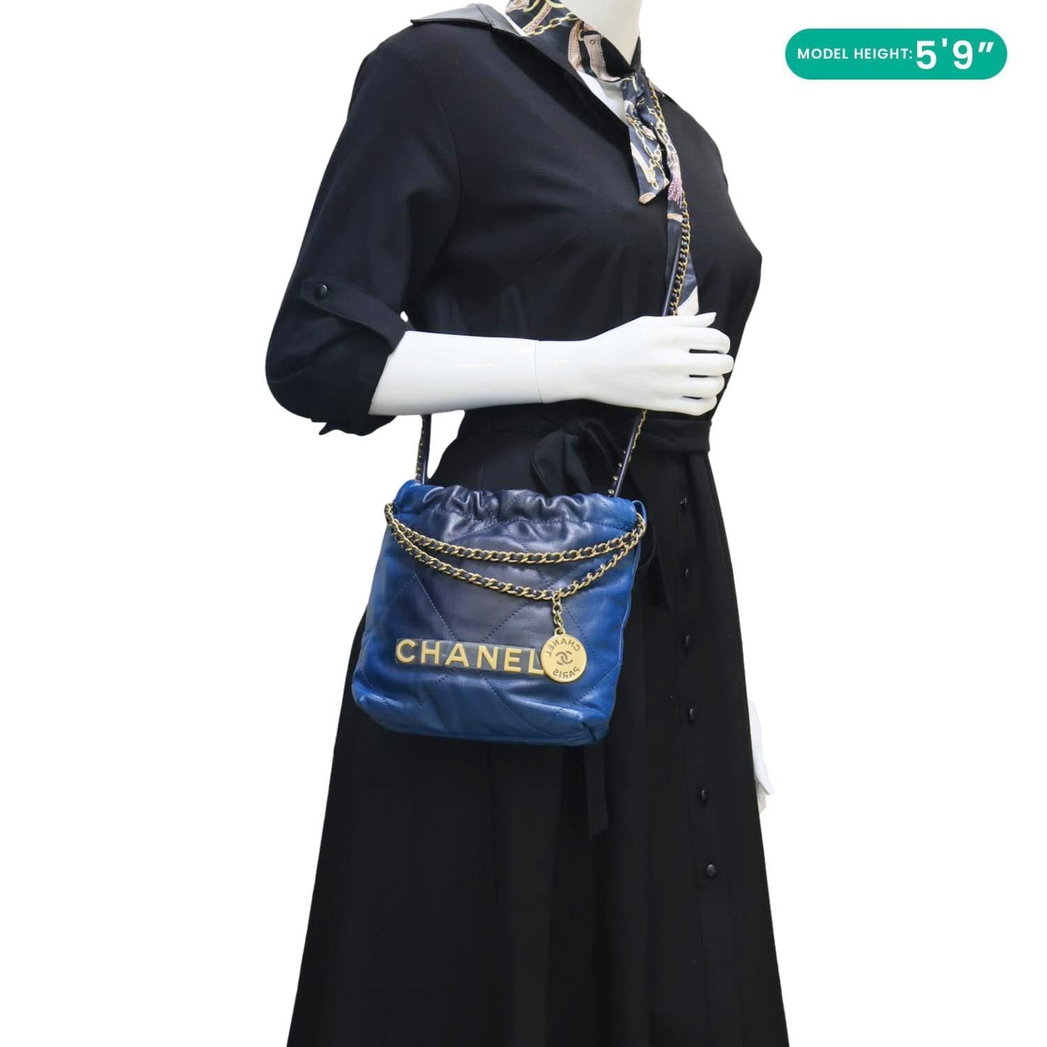 CHANEL 22 Mini Bag Gradient Quilted Calfskin Leather Crossbody Bag Blu