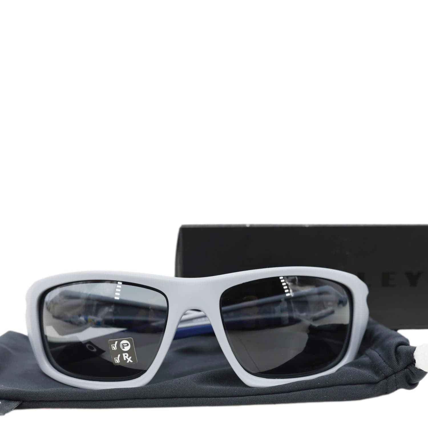 OAKLEY OO9236-05 Valve Matte Fog Sunglasses Gray Polarized Lens