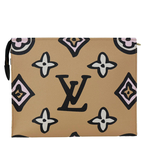 LOUIS VUITTON Wild At Heart Toiletry 26 Monogram Giant Cosmetics Pouch Multicolor
