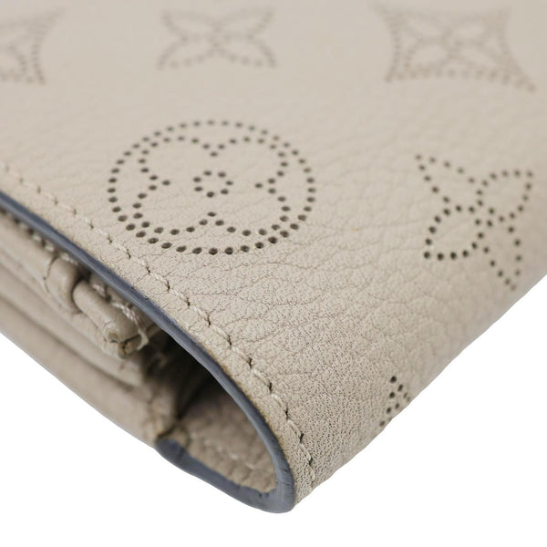 LOUIS VUITTON Portefeuille Iris Monogram Mahina Leather Wallet Beige