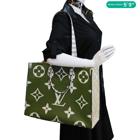 LOUIS VUITTON Onthego GM Monogram Giant Canvas Tote Bag White