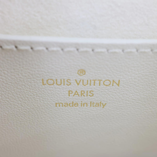 LOUIS VUITTON New Wave Multi Pochette Leather Chain Shoulder Bag White