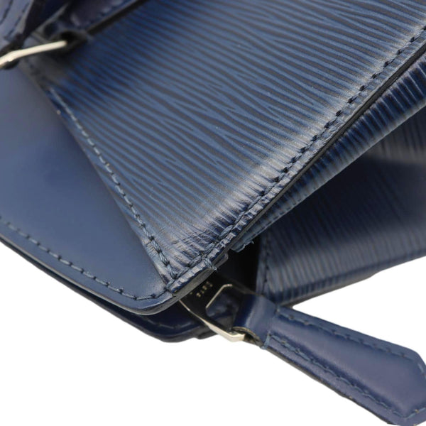 LOUIS VUITTON Soufflot NM MM Epi Leather Crossbody Bag Navy Blue