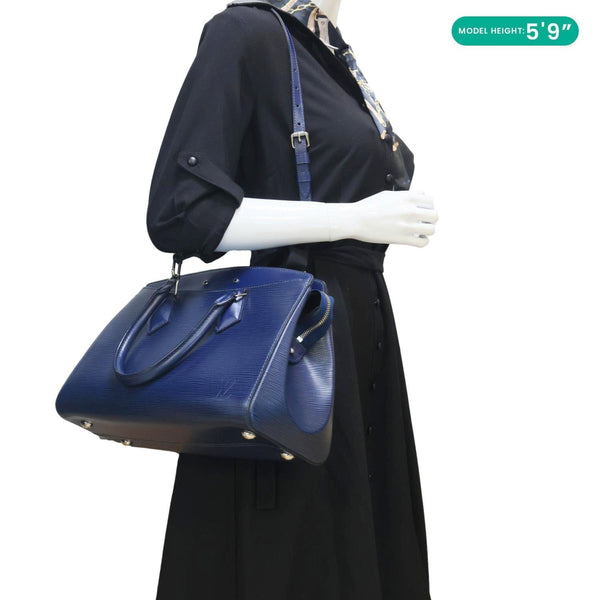 LOUIS VUITTON Soufflot NM MM Epi Leather Crossbody Bag Navy Blue