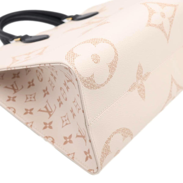 LOUIS VUITTON Onthego MM Giant Monogram Dune Tote Bag Cream