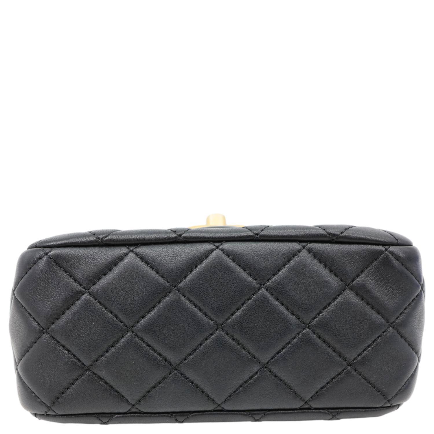 CHANEL パーティバッグ CHANEL Resin Pearl Samba Flap Quilted Leather Crossbody Bag Black