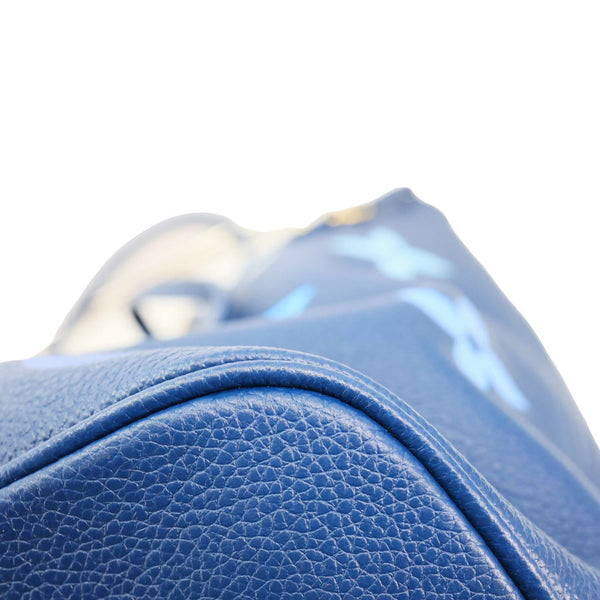 LOUIS VUITTON Neverfull MM Giant Monogram Empreinte Tote Bag Degrade Bleu