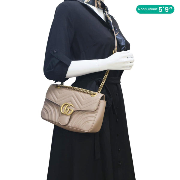 GUCCI GG Marmont Medium Matelasse Chevron Leather Crossbody Bag Taupe - Model Carrying