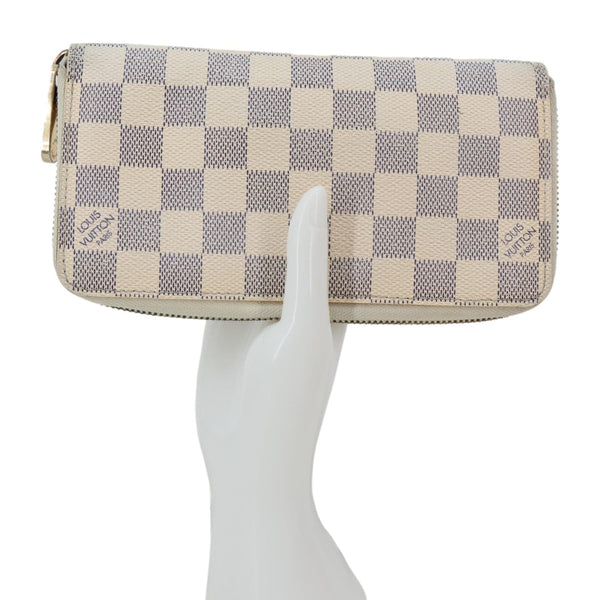 LOUIS VUITTON Damier Azur Zippy Wallet White