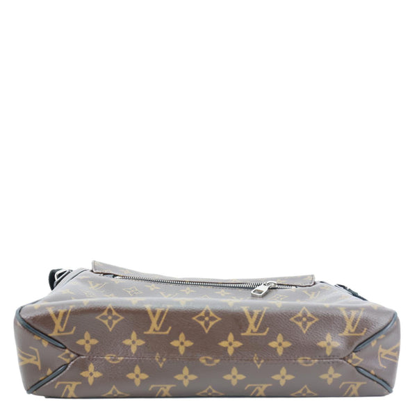 LOUIS VUITTON Abbesses Monogram Canvas Messenger Bag Brown