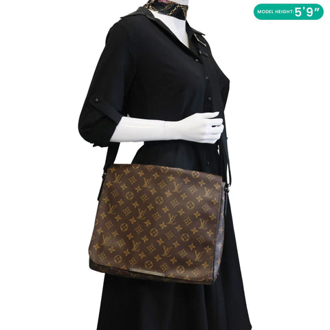 LOUIS VUITTON Abbesses Monogram Canvas Messenger Bag Brown