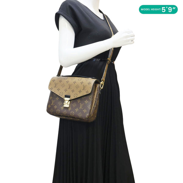 LOUIS VUITTON Metis Pochette Reverse Monogram Canvas Crossbody Bag Brown