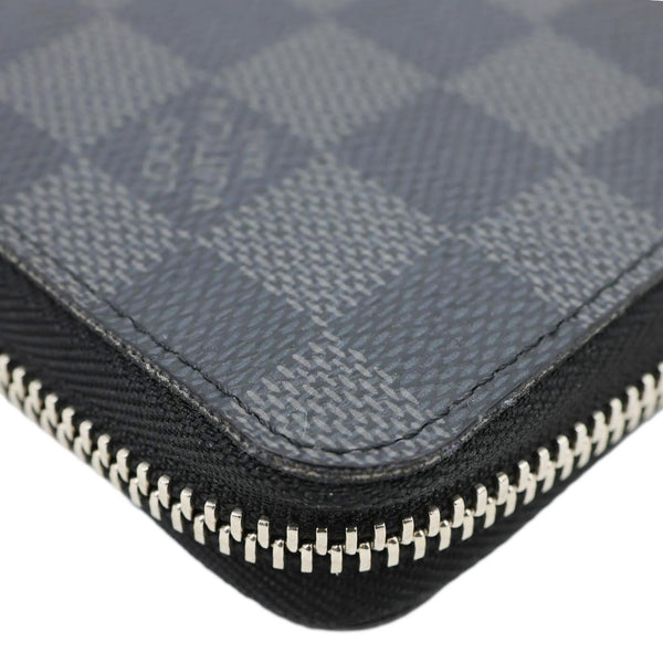 LOUIS VUITTON Damier Graphite Zippy Wallet Black