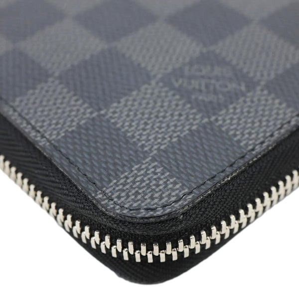 LOUIS VUITTON Damier Graphite Zippy Wallet Black