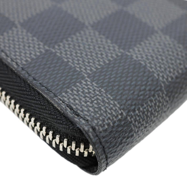 LOUIS VUITTON Damier Graphite Zippy Wallet Black