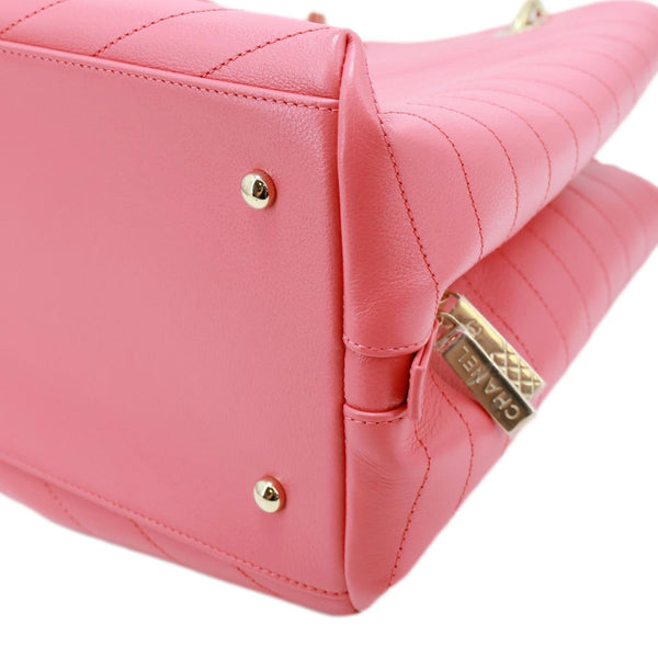 CHANEL Stitched Chevron Calfskin Leather Chic Shopping Tote Bag Pink