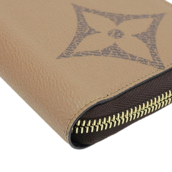 LOUIS VUITTON Giant Monogram Reverse Zippy Wallet Brown
