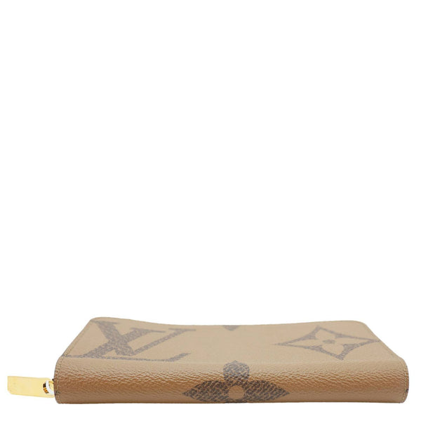 LOUIS VUITTON Giant Monogram Reverse Zippy Wallet Brown