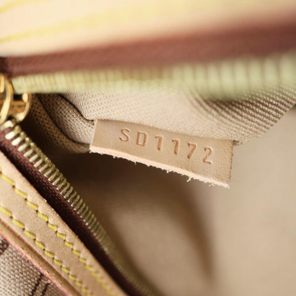 LOUIS VUITTON Delightful MM Monogram Canvas Hobo Bag Brown