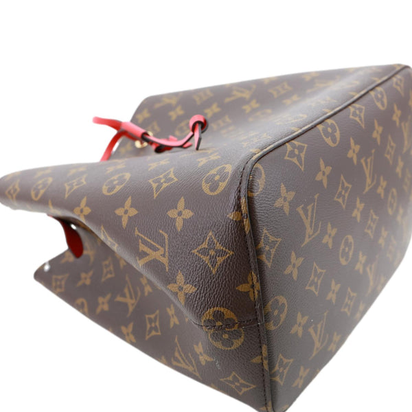 LOUIS VUITTON Neonoe MM Giant Monogram Canvas Bucket Shoulder Bag Brown