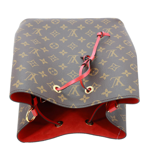 LOUIS VUITTON Neonoe MM Giant Monogram Canvas Bucket Shoulder Bag Brown