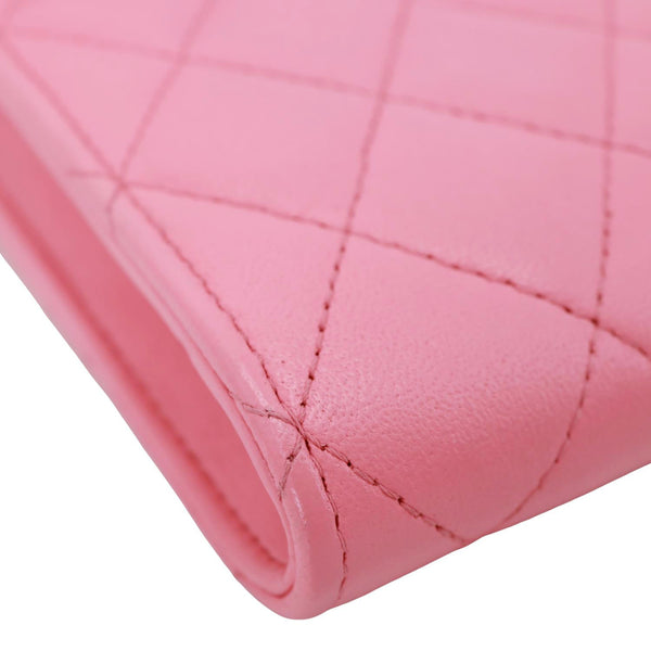 CHANEL Pearl Crush CC Quilted Leather Crossbody Phone Holder Pink