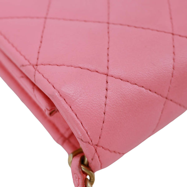 CHANEL Pearl Crush CC Quilted Leather Crossbody Phone Holder Pink