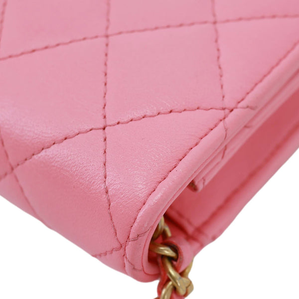 CHANEL Pearl Crush CC Quilted Leather Crossbody Phone Holder Pink