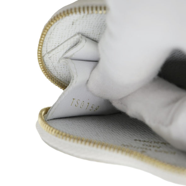 LOUIS VUITTON Love Lock Heart Epi Leather Coin Pouch White