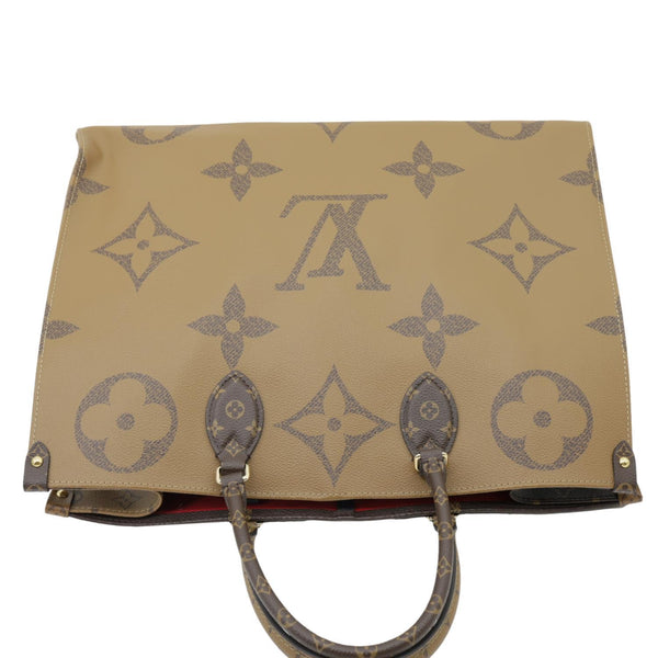 LOUIS VUITTON Onthego GM Giant Monogram Canvas Tote Bag Brown