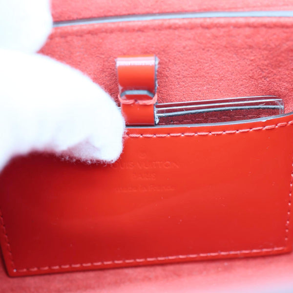 LOUIS VUITTON Twist PM Infrarouge Vernis Chain Shoulder Bag Red