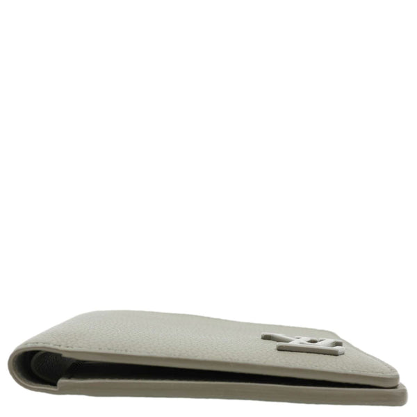 LOUIS VUITTON Multiple Wallet Aerogram Grained Calfskin Leather Clutch Green