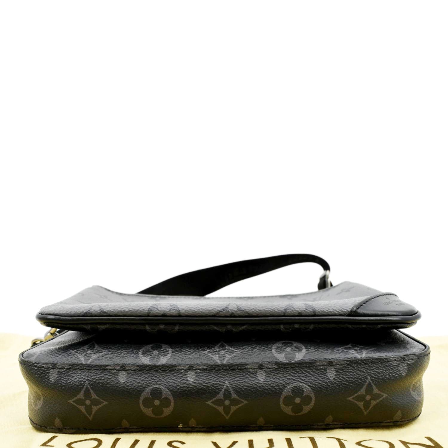 Louis Vuitton メッセンジャーバッグ ダークグレー LOUIS VUITTON Trio Damier Graphite Messenger Bag Gray