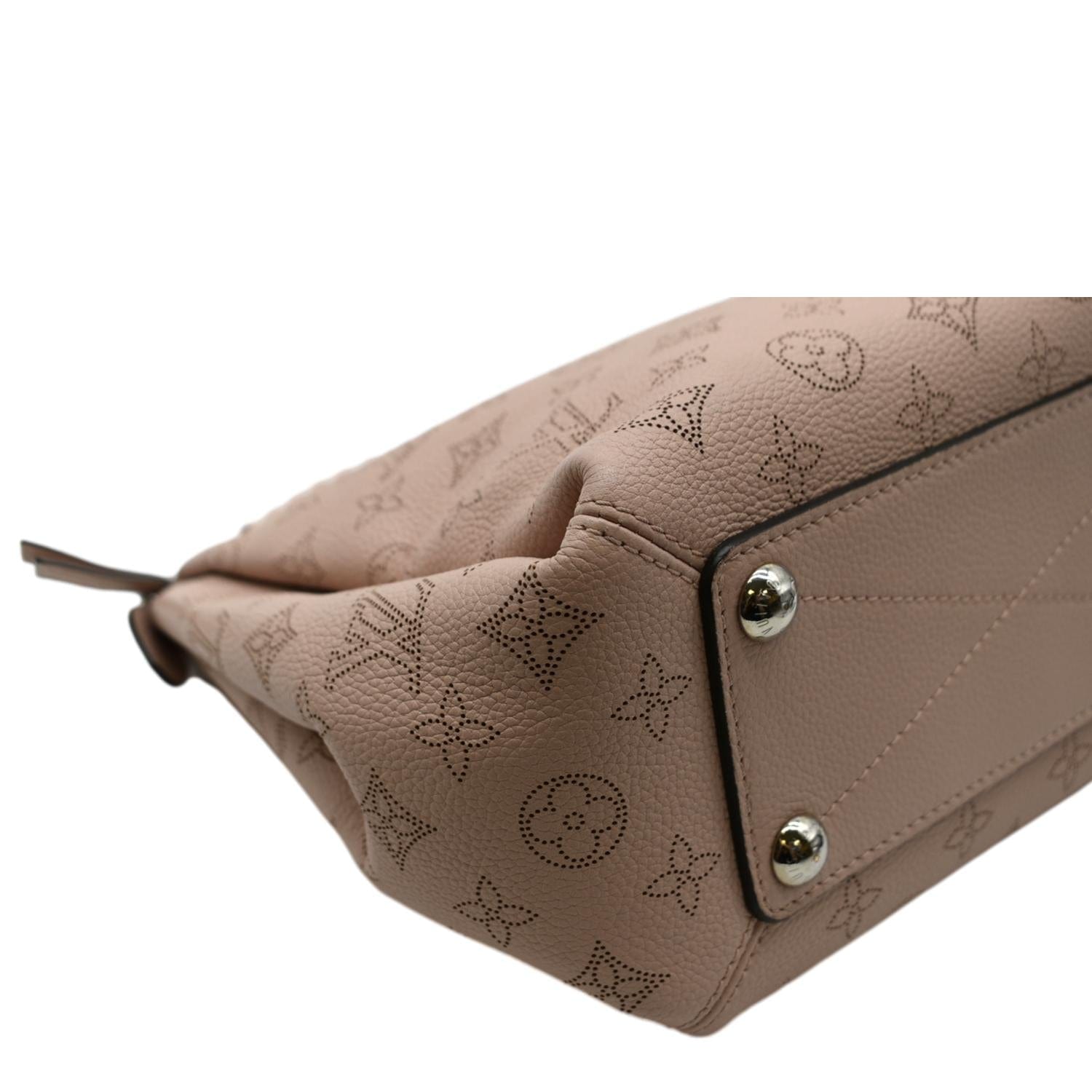 LOUIS VUITTON Babylone Mahina Leather Shoulder Bag Pink. 100