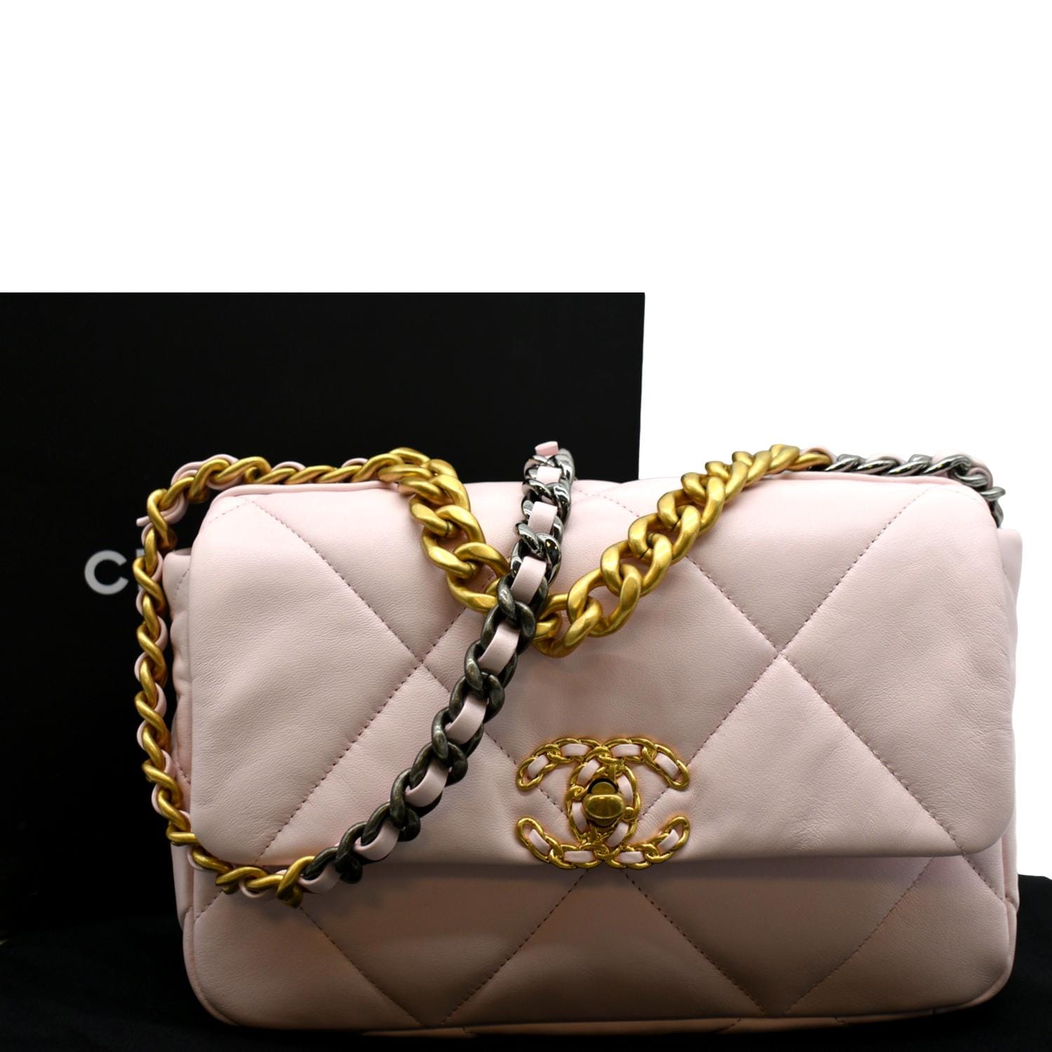 Chanel 19 leather handbag Chanel Pink in Leather - 33900524