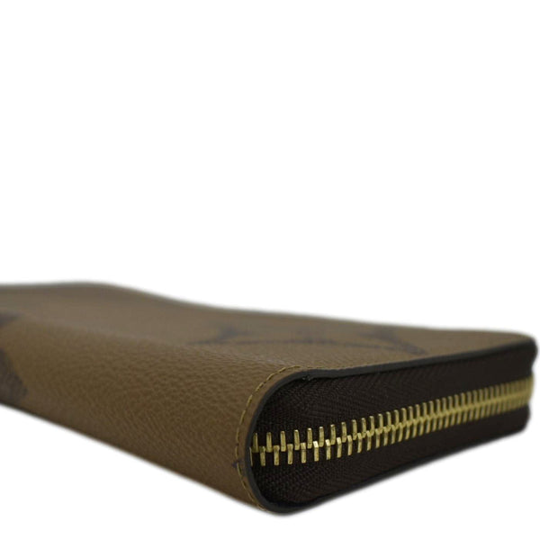 LOUIS VUITTON Giant Monogram Reverse Zippy Wallet Brown