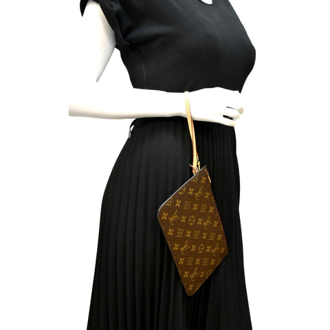 LOUIS VUITTON Neverfull Monogram Canvas Pochette Wristlet Pouch Cerise