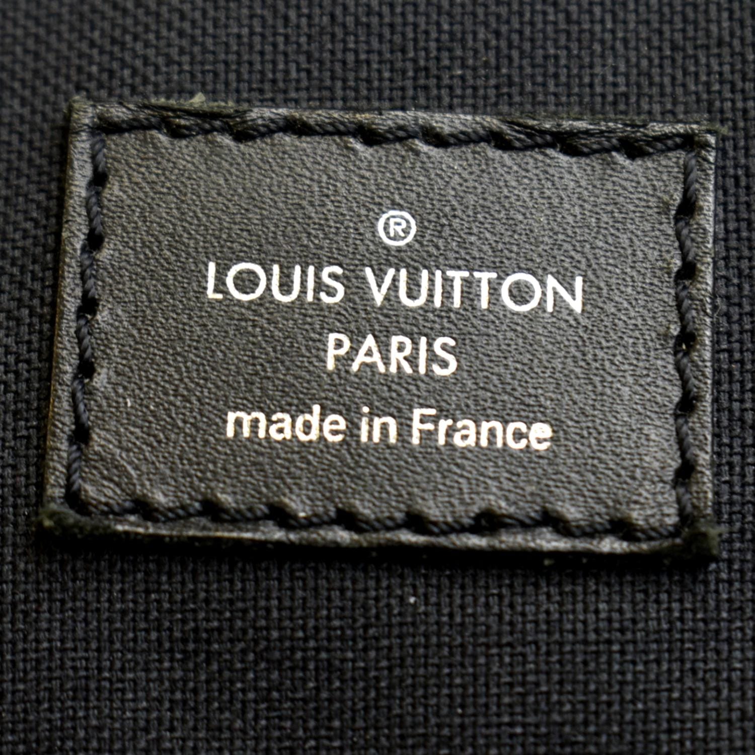 Mochila Christopher MM - Louis Vuitton® en 2023  Reflejos plateados, Louis  vuitton, Piel de color