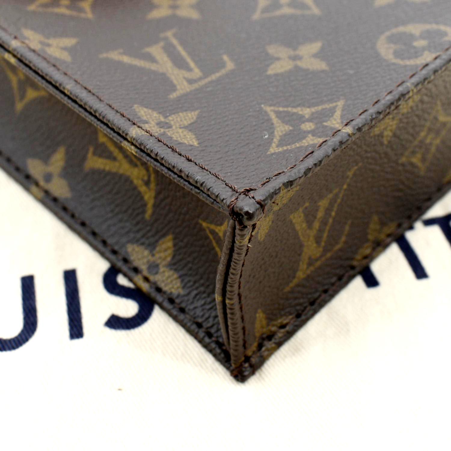 Louis Vuitton 2021 pre-owned Monogram Giant Petite Sac Plat Handbag -  Farfetch