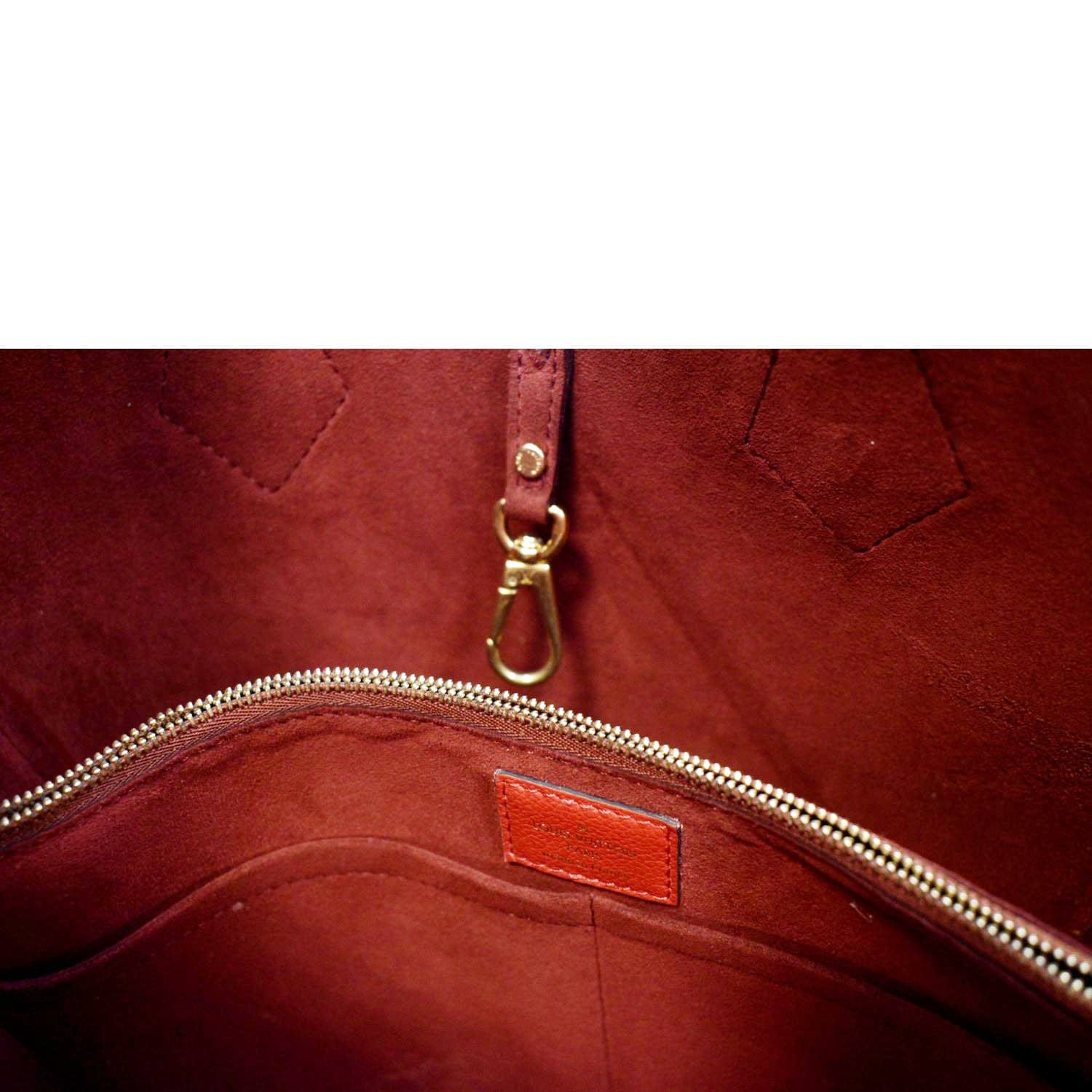 Kimono leather tote Louis Vuitton Red in Leather - 15615952
