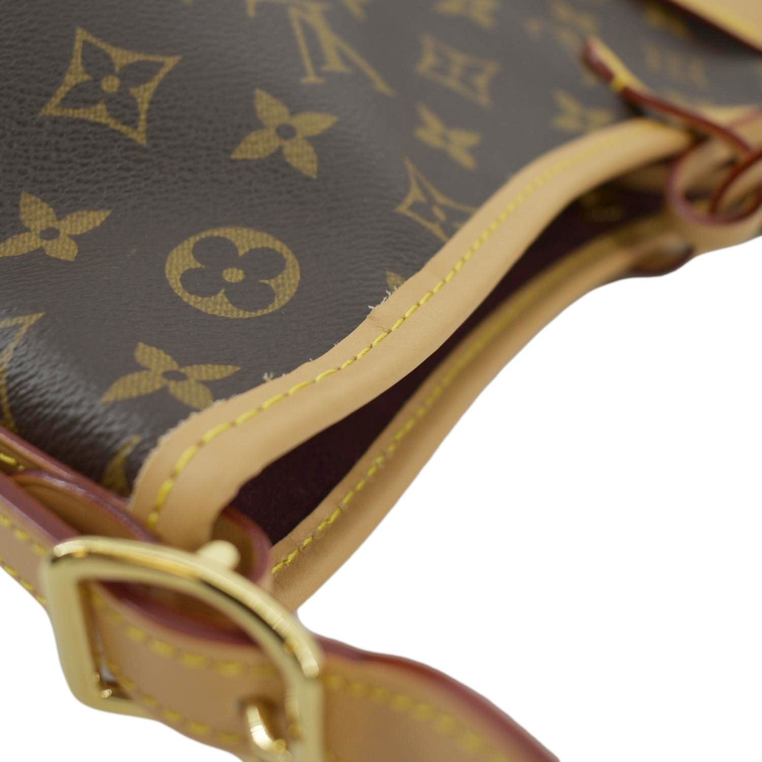 Louis Vuitton Carryall MM Monogram Canvas Shoulder Bag