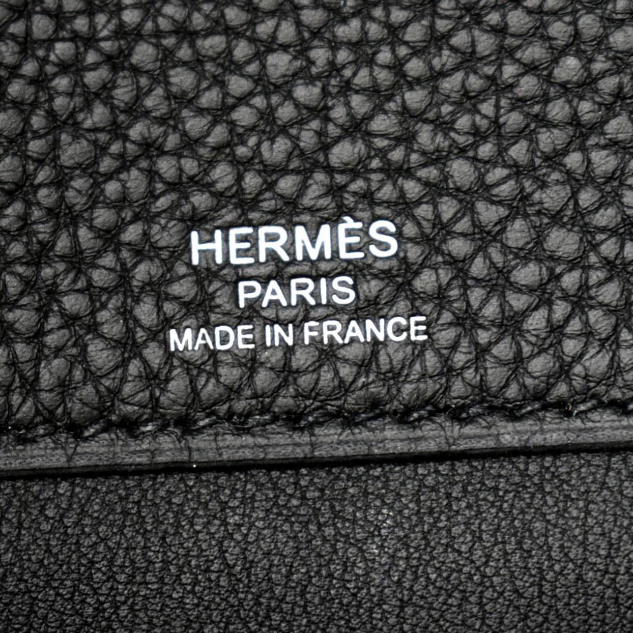 HERMES Togo Sac A Depeches 21 Calfskin Leather Messenger Bag Noir
