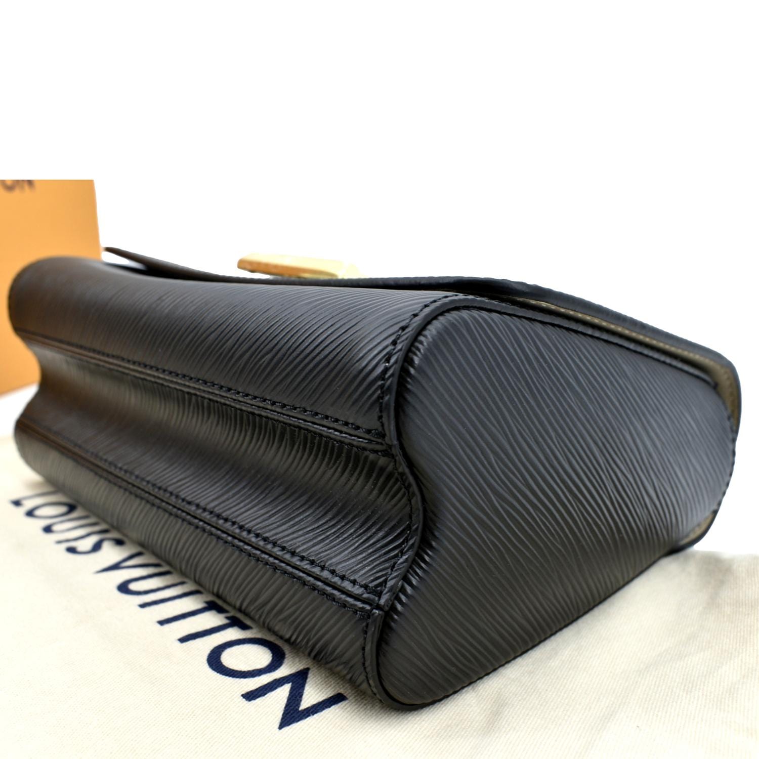 Louis Vuitton // Black Epi Twist Chain MM Shoulder Bag – VSP