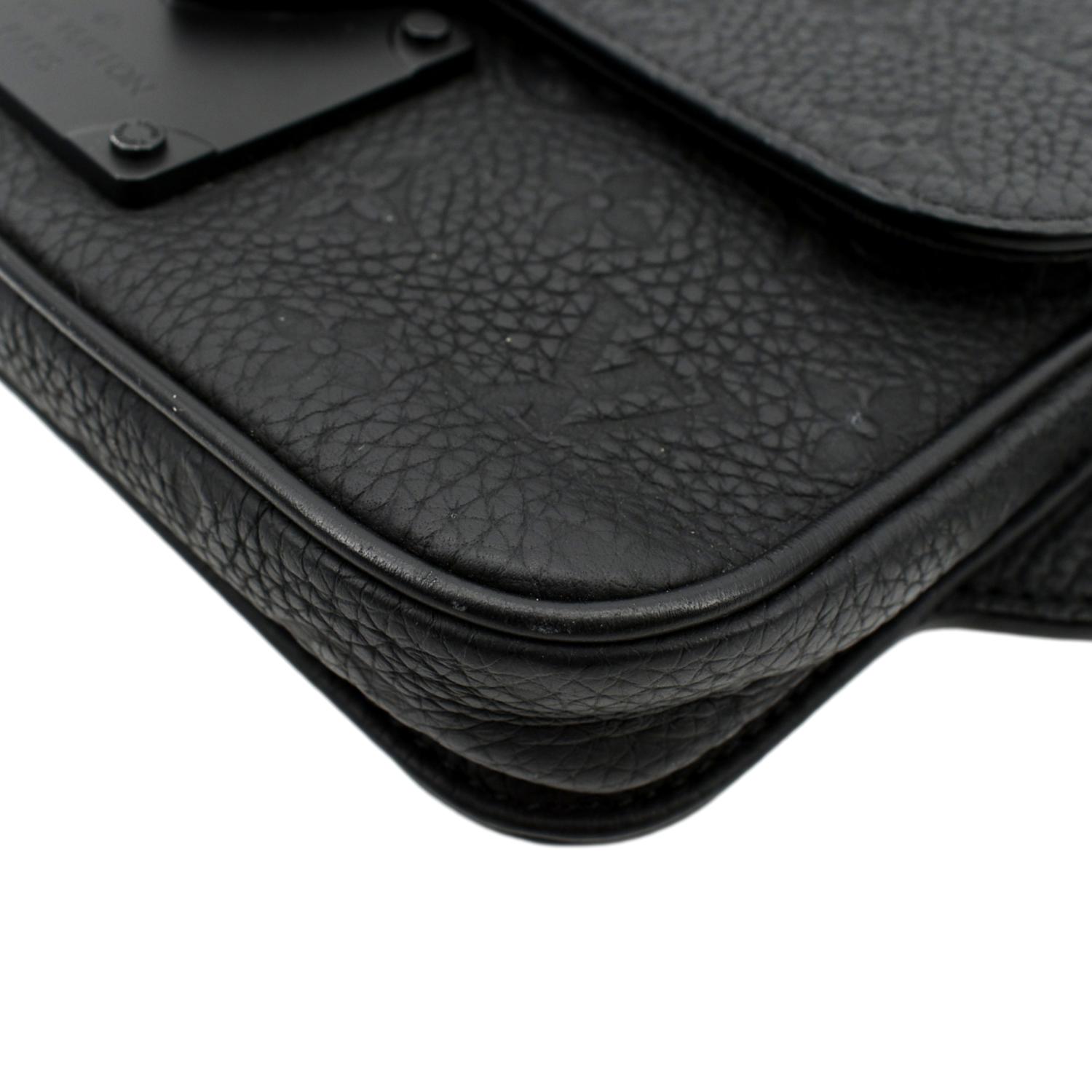 Louis Vuitton Monogram Exclusive Online Prelaunch - S Lock Sling Bag, Black