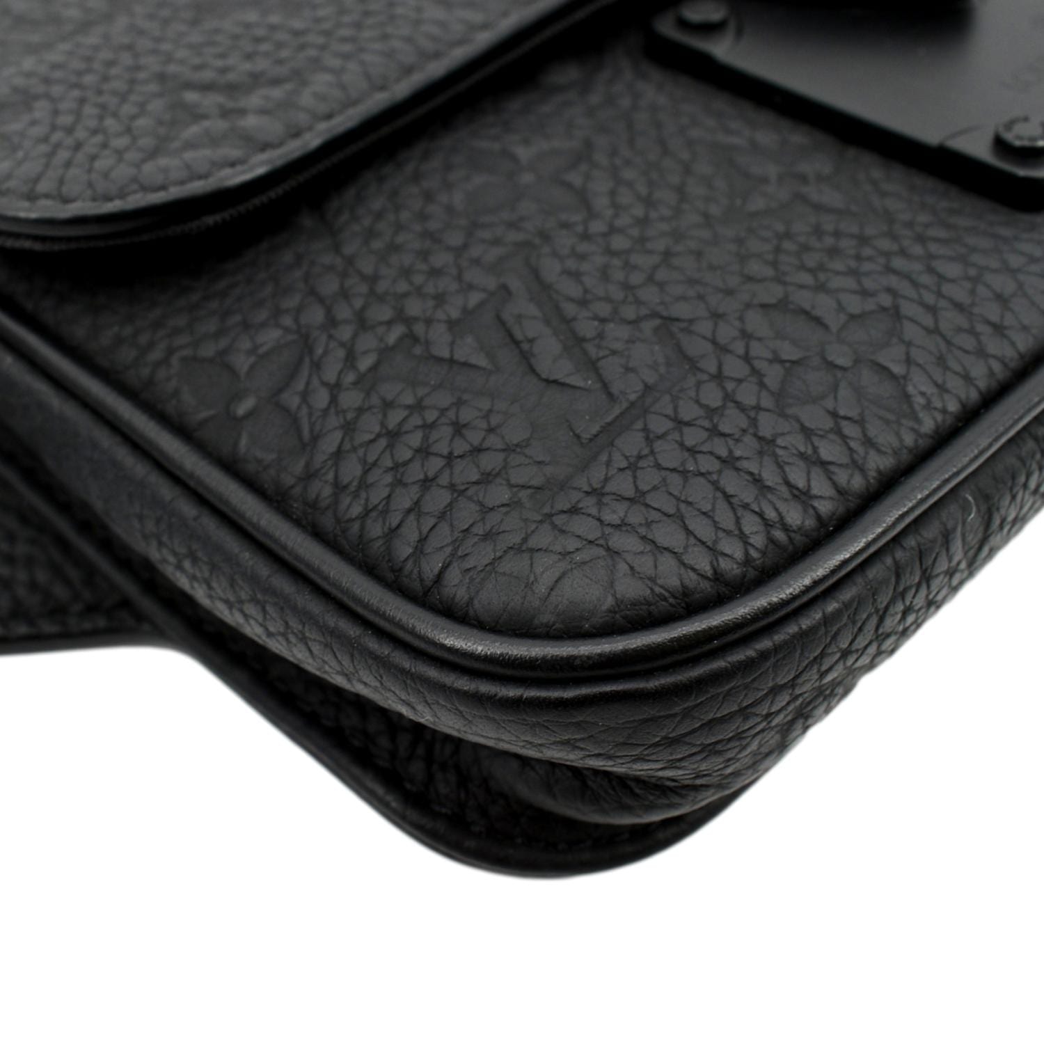 Louis Vuitton Monogram Exclusive Online Prelaunch - S Lock Sling Bag, Black