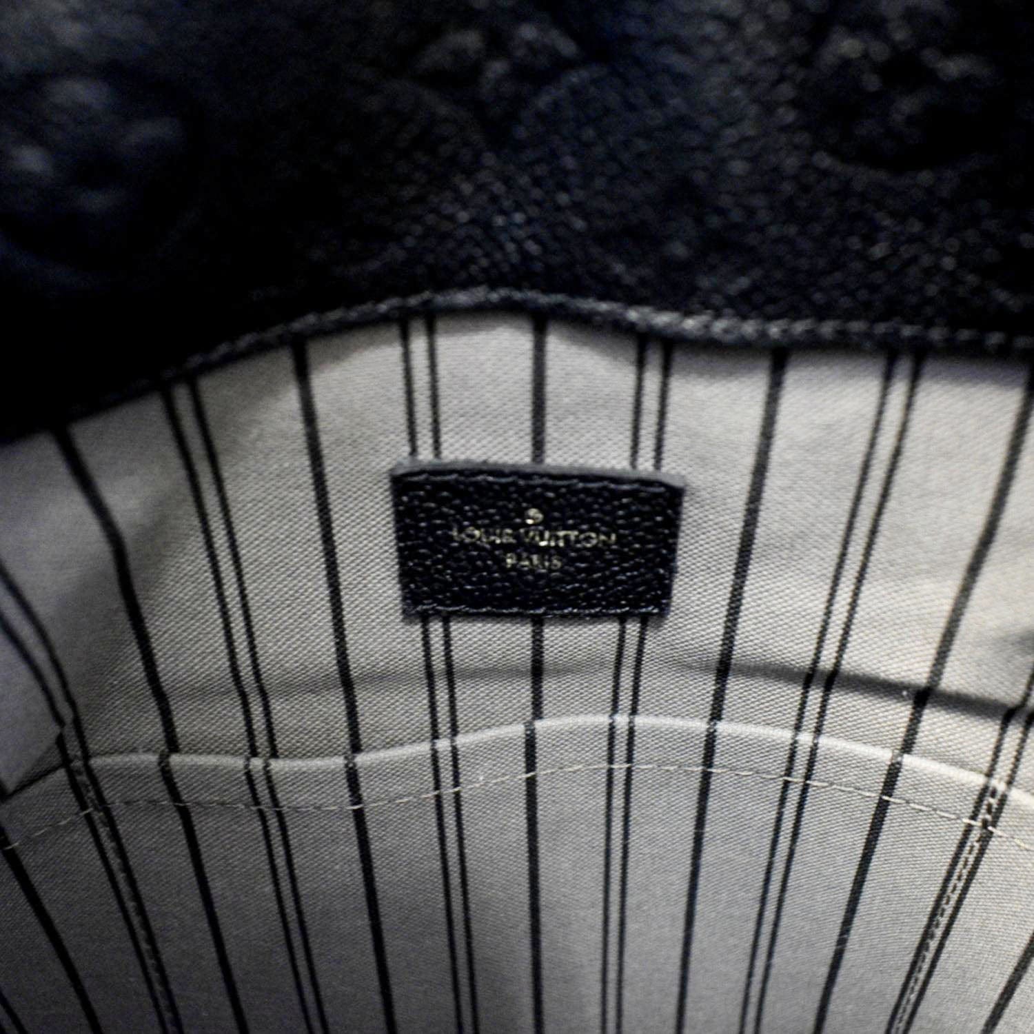 White Louis Vuitton Monogram Empreinte Artsy MM Hobo Bag – Designer Revival